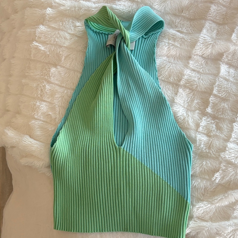 Stylish Two-Tone Blue and Green Ribbed Tank Top